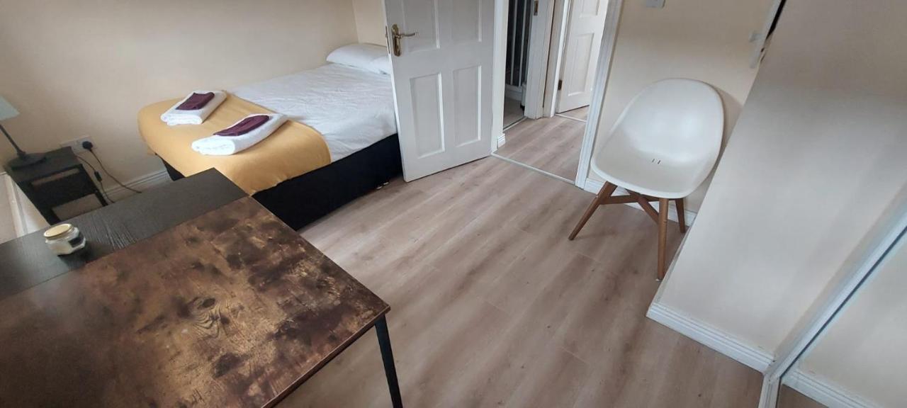 Modern City Centre House In Heart Of Galway City Bagian luar foto