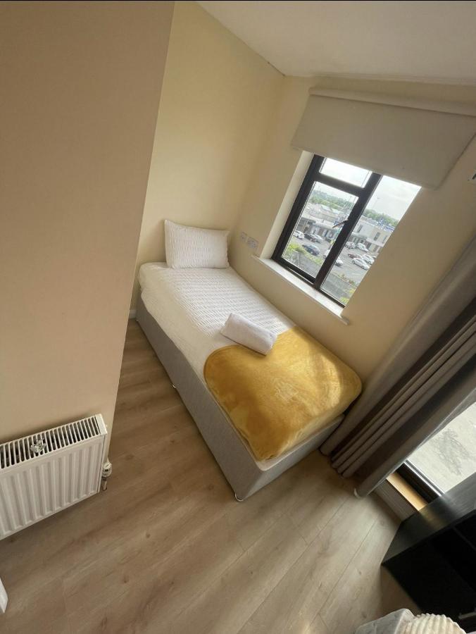Modern City Centre House In Heart Of Galway City Bagian luar foto