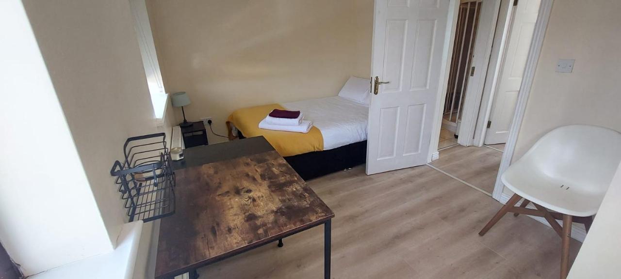 Modern City Centre House In Heart Of Galway City Bagian luar foto